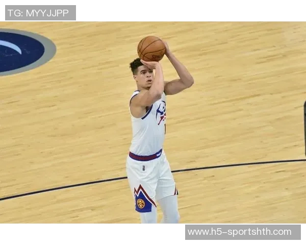 小迈克尔波特半场表现抢眼10投6中斩获14分助力球队逆转 小迈克尔波特半场表现抢眼10投6中斩获14分助力球队逆转