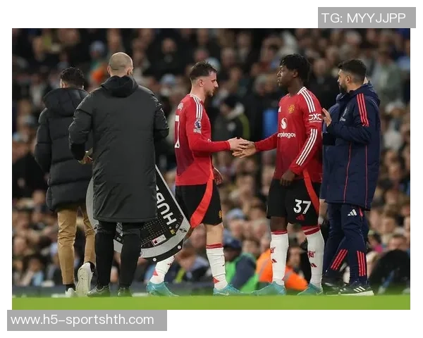 曼城遭遇失利仍显幸运曼联逐渐恢复球队秩序与状态